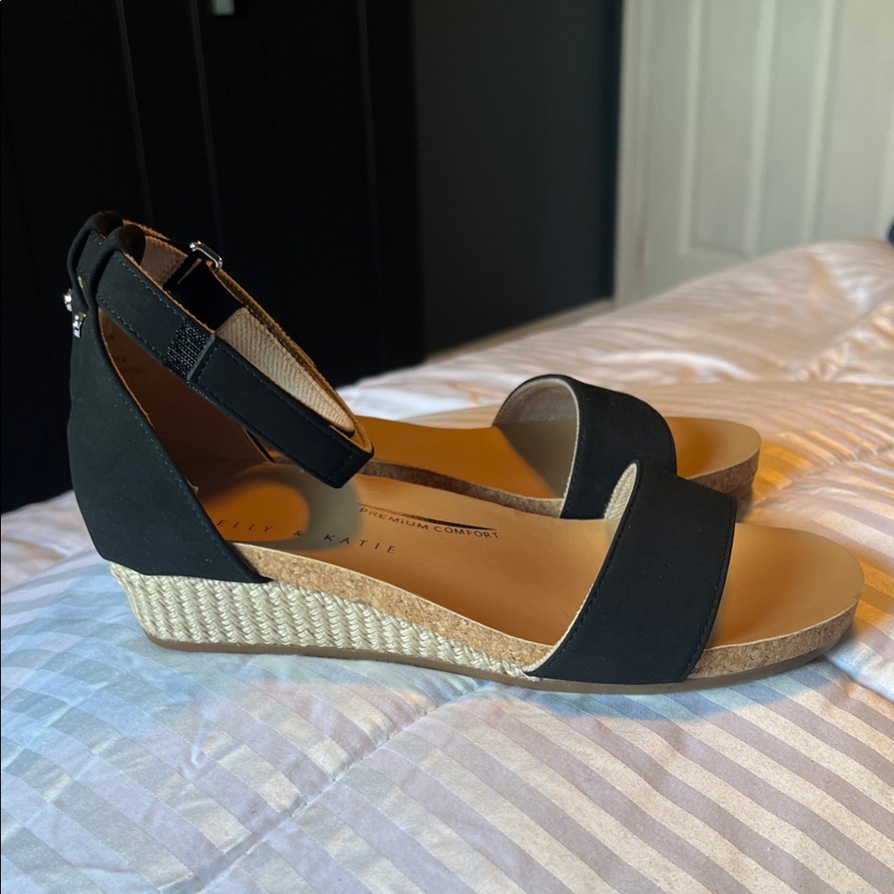 Kelly & Katie Black suede Wedge Sandals
